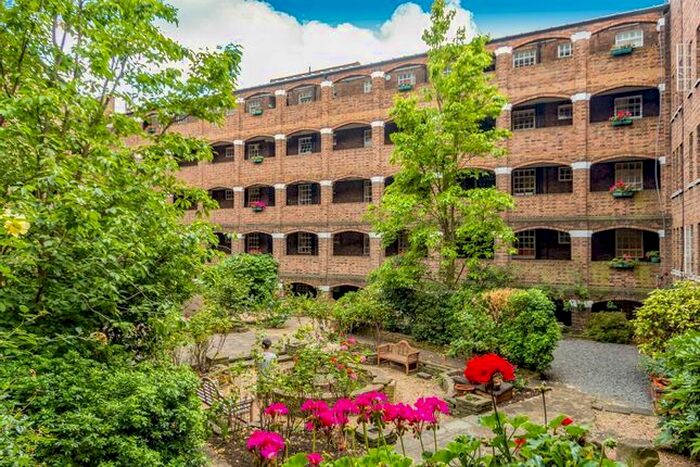 Studio To Rent In Mortimer Crescent, London, NW6