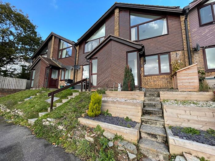 2 Bedroom Property To Rent In Riverside View, Truro, TR1