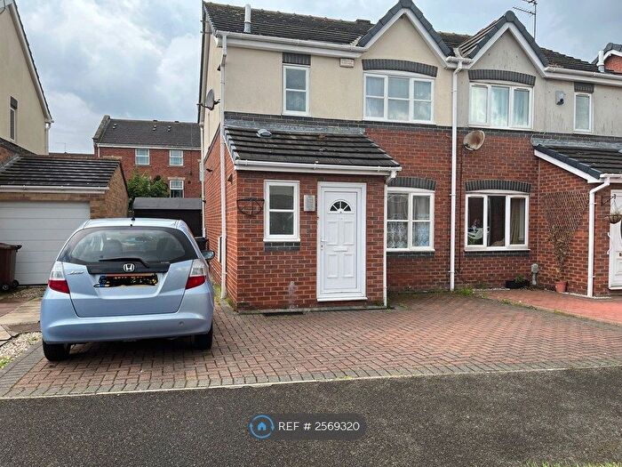 3 Bedroom Semi-Detached House To Rent In Maldon Drive, Hull, HU9