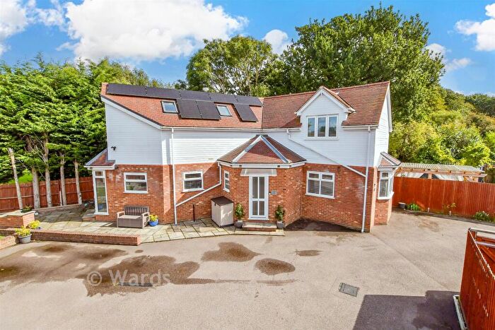 3 Bedroom Detached House For Sale In Sutton Road, Maidstone, Kent, ME15