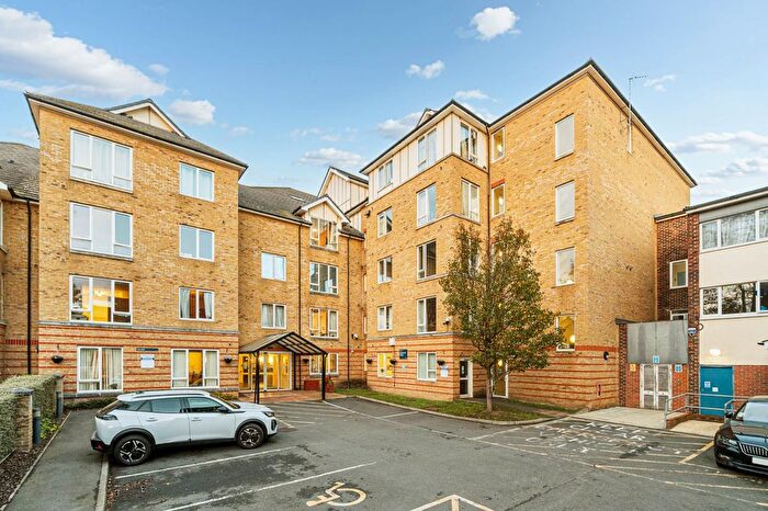 2 Bedroom Flat For Sale In Greenrod Place, Clayponds Lane, Brentford, TW8