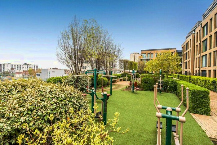 2 Bedroom Flat For Sale In Central Avenue, London, SW6