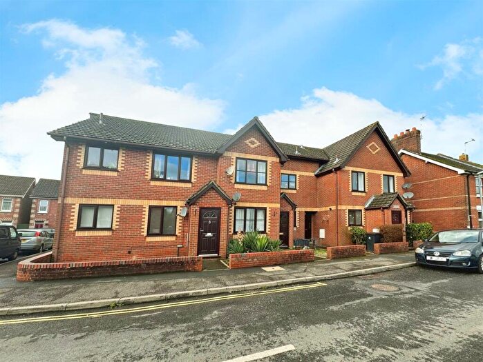2 Bedroom Apartment To Rent In Crescent Road, Wimborne, BH21