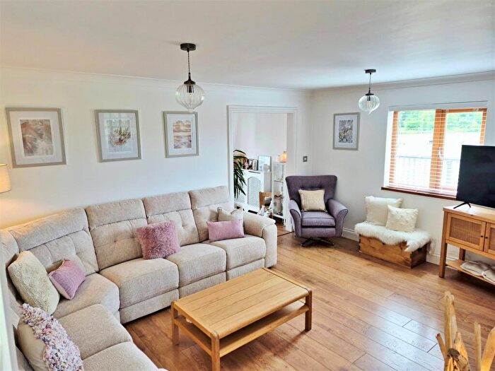 4 Bedroom Detached House For Sale In Llys Y Felin, Bancyfelin, Carmarthen, SA33