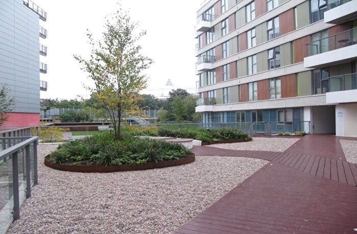 2 Bedroom Flat To Rent In Ink Court, Wick Lane, London, E3