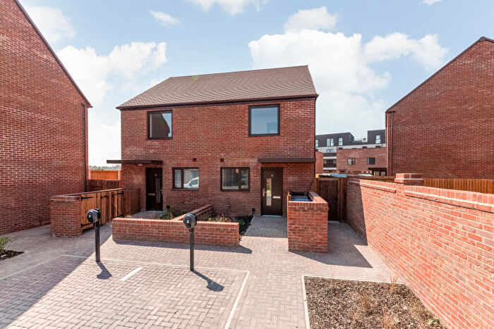 2 Bedroom Semi-Detached House To Rent In Down House, North Cambridge, Cambridge, CB3