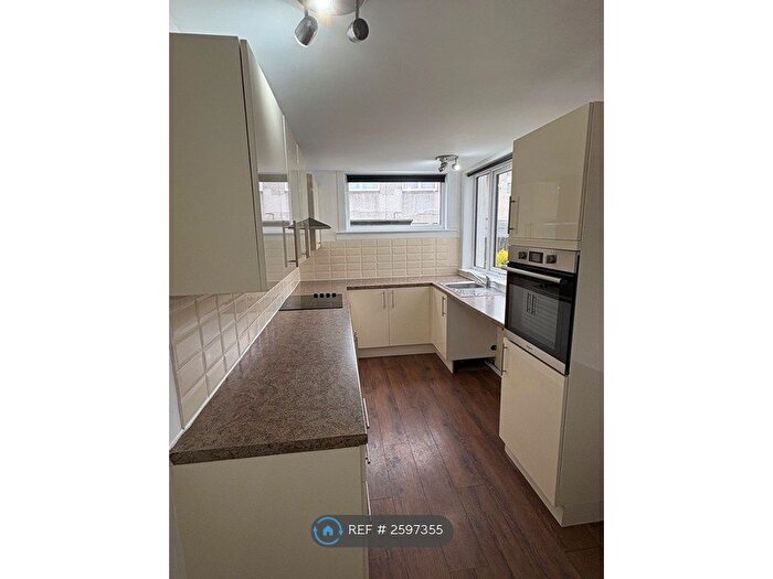 3 Bedroom Semi-Detached House To Rent In Dunbeath Drive, Glenrothes, KY7
