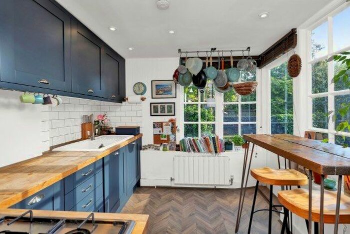 1 Bedroom Flat To Rent In Sheen Road, Richmond, TW9