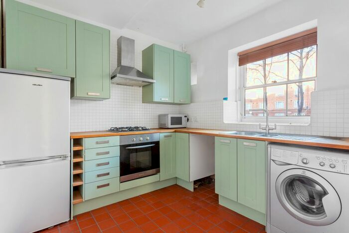 1 Bedroom Flat To Rent In William Bonney Estate, London, SW4