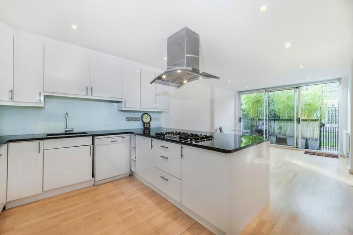 4 Bedroom Detached House To Rent In Porchester Terrace, Bayswater, London, W2