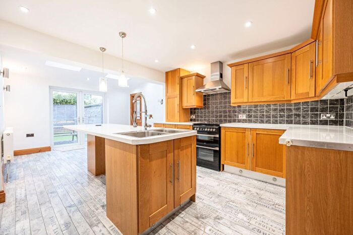 3 Bedroom Semi-Detached House To Rent In Dempsey Close, Southampton, SO19