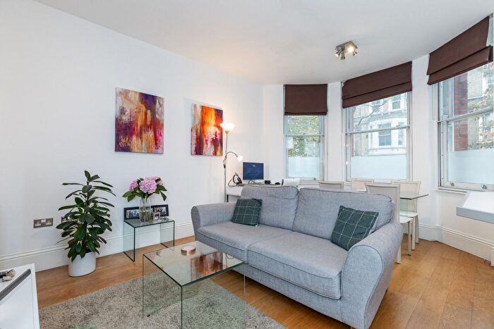 1 Bedroom Flat For Sale In Nevern Mansions, Nevern Square, London, SW5
