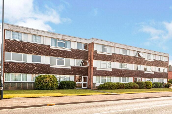 3 Bedroom Flat For Sale In Remburn Gardens, Warwick, Warwickshire, CV34