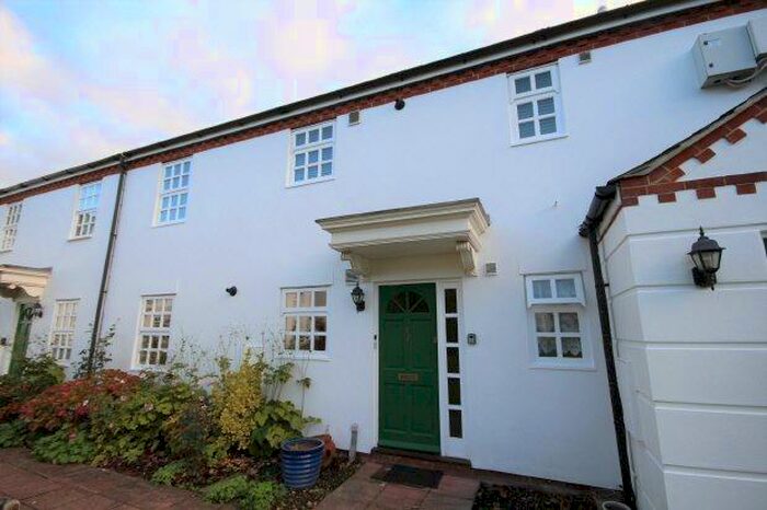 2 Bedroom Flat To Rent In Ashdown Court, Horsham, RH13