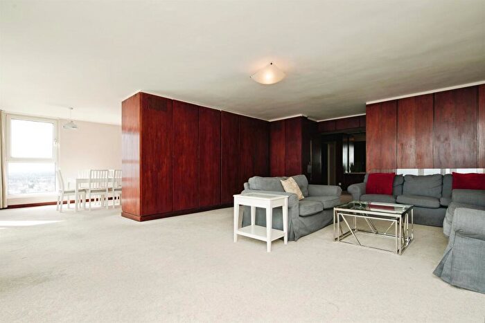 4 Bedroom Apartment For Sale In Russell Square, Brighton, BN1
