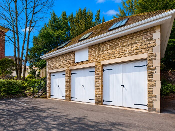 Garage / Parking To Rent In Triple Garage, Hillbrook House, Albert Road North, Malvern, WR14