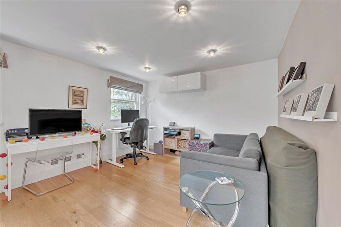 1 Bedroom Flat To Rent In Sutherland Avenue, Maida Vale, London, W9