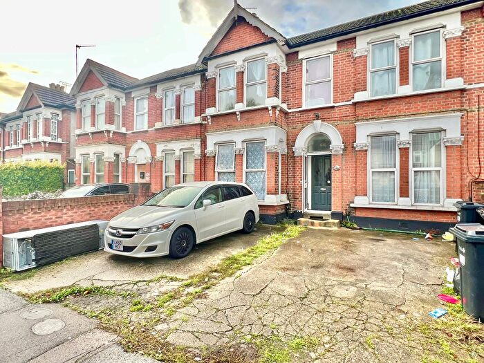 1 Bedroom Studio To Rent In Green Lane, Ilford, IG3