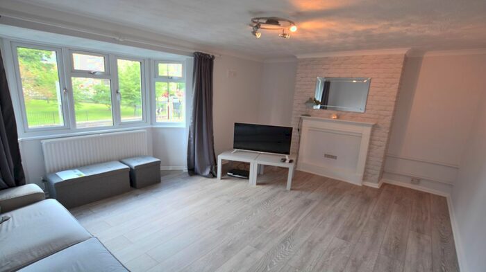 2 Bedroom Flat To Rent In Cowley Road, Uxbridge, UB8