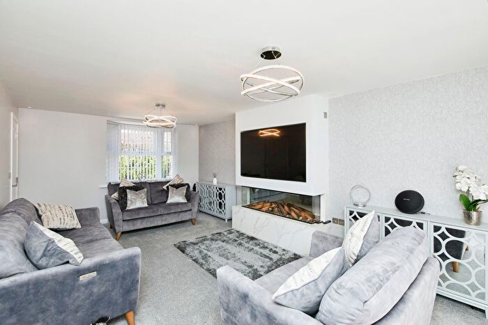 4 Bedroom Detached House For Sale In Aberdeen Close, Swadlincote, DE11