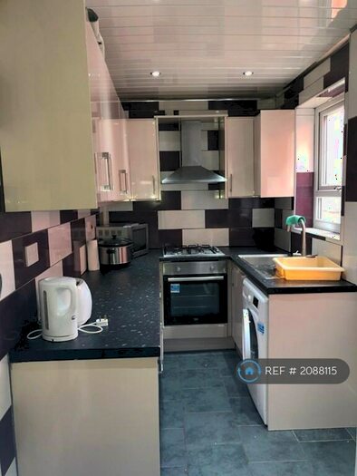 3 Bedroom Terraced House To Rent In Grasmere Street, Leicester, LE2