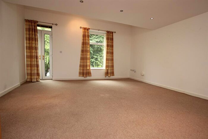 1 Bedroom Flat To Rent In Radfield Avenue, Darwen, Lancashire, BB3