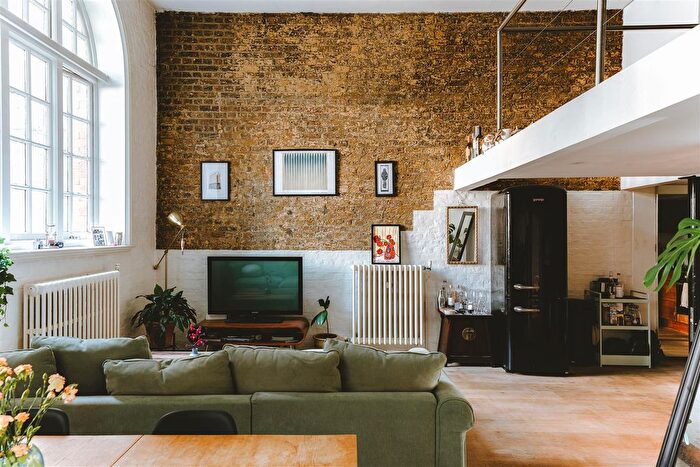 1 Bedroom Flat For Sale In Institute Place, Hackney, E8
