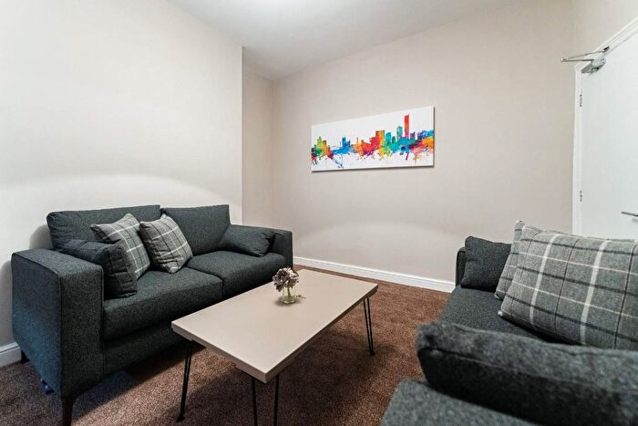 3 Bedroom Terraced House To Rent In Barff Road, Salford, Manchester, M5