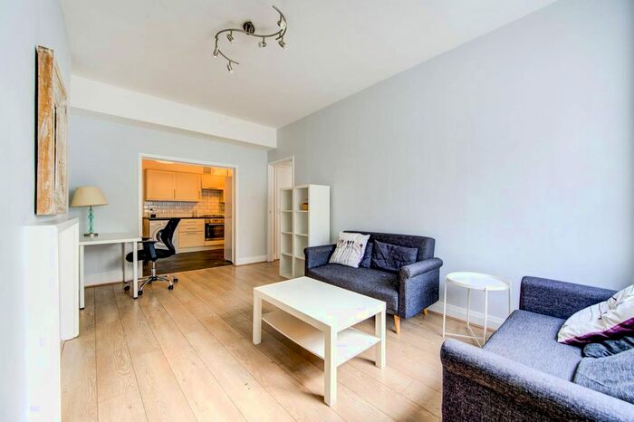 1 Bedroom Flat To Rent In Nevern Square, Earls Court, London, SW5