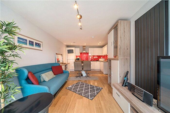 2 Bedroom Flat To Rent In Uxbridge Road, London, W13