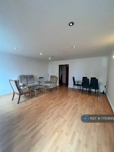 2 Bedroom Flat To Rent In Stratford, Stratford City, London, E15