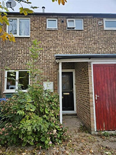 2 Bedroom House To Rent In Saunders Road, Oxford, Oxfordshire, OX4