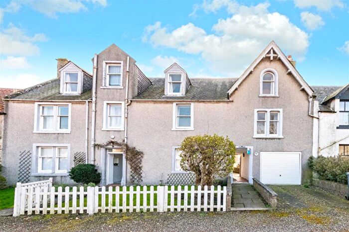 2 Bedroom Flat For Sale In Forelands Court, Marketgate South, Crail, KY10