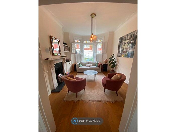 3 Bedroom Terraced House To Rent In Calabria Road, London, N5