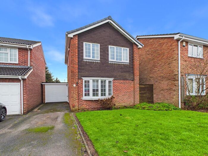 3 Bedroom Detached House For Sale In Hindscarth Crescent, Mickleover, DE3