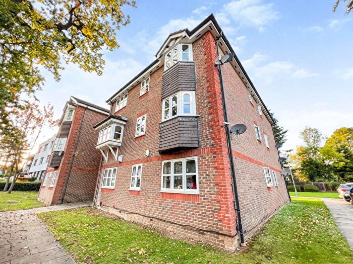 2 Bedroom Flat To Rent In Kenton Road, Blenheim Court, HA3