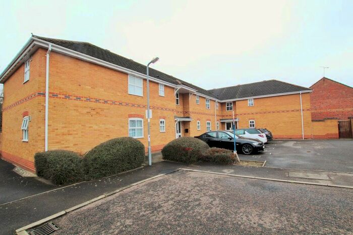 1 Bedroom Flat To Rent In Wallace Drive, Wickford, SS12