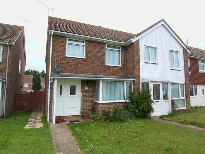3 Bedroom Semi-Detached House To Rent In The Winter Knoll, Littlehampton, BN17