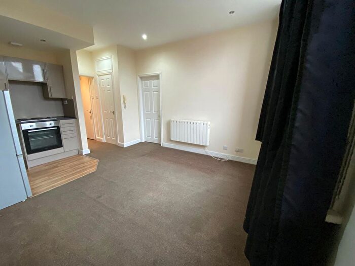 1 Bedroom Flat To Rent In Swinley Road, Wigan, WN1