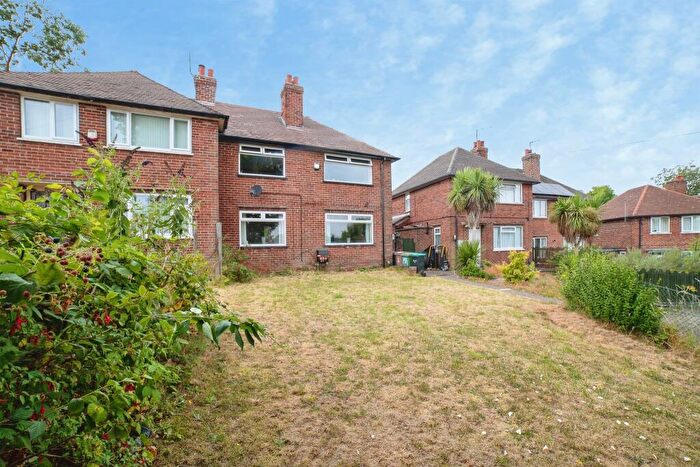 3 Bedroom Semi-Detached House For Sale In Recreation Street, Mansfield, NG18