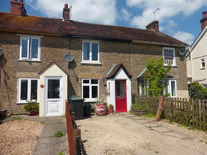 3 Bedroom House To Rent In Railway Terrace, Gillingham, SP8