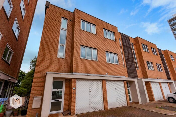 3 Bedroom Semi-Detached House To Rent In Lakeside Rise, Manchester, Greater Manchester, M9