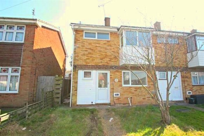 3 Bedroom Semi-Detached House To Rent In Link Road, Canvey Island, SS8