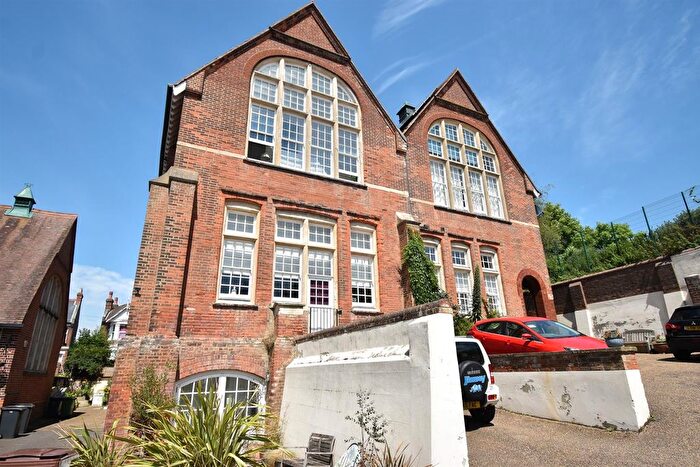 2 Bedroom Property For Sale In Croft Road, Hastings, TN34