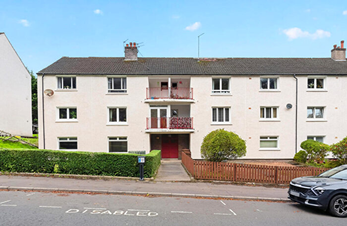 2 Bedroom Flat For Sale In Robslee Road, Thornliebank, Glasgow, East Renfrewshire, G46