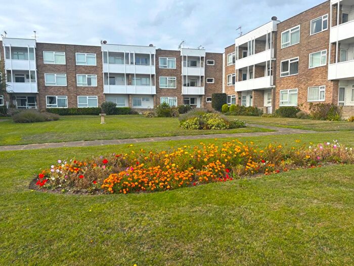 2 Bedroom Flat To Rent In The Esplanade, Frinton-On-Sea, CO13