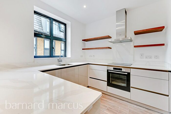 2 Bedroom Flat To Rent In Freshford Street, London, SW18