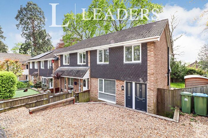 3 Bedroom Semi-Detached House To Rent In Ash Close, SO19