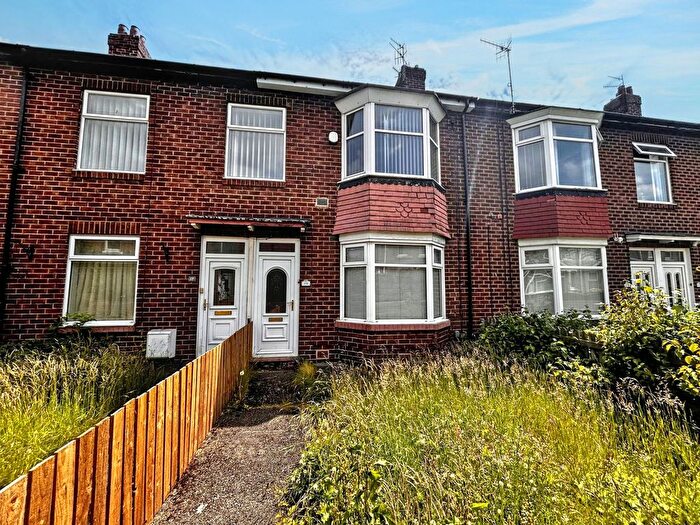 3 Bedroom Flat To Rent In Parsons Gardens, Dunston, Gateshead, NE11
