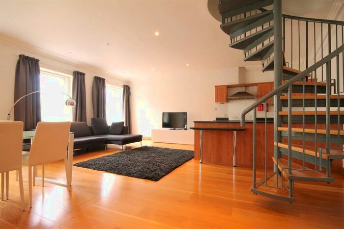 3 Bedroom Apartment To Rent In Murton House, City Centre, NE1